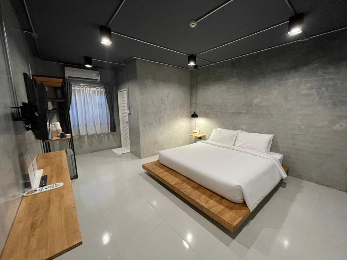 Loft Space Hotel Ranong Extérieur photo