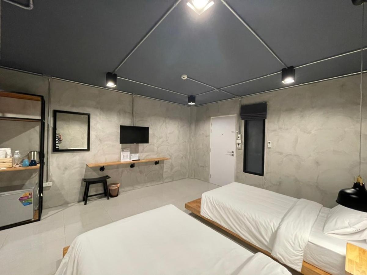 Loft Space Hotel Ranong Extérieur photo