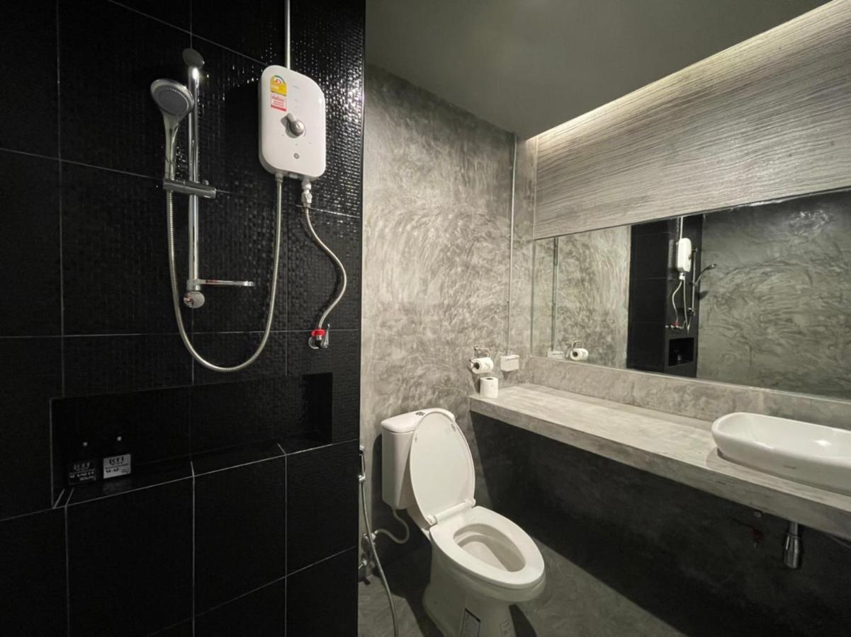 Loft Space Hotel Ranong Extérieur photo