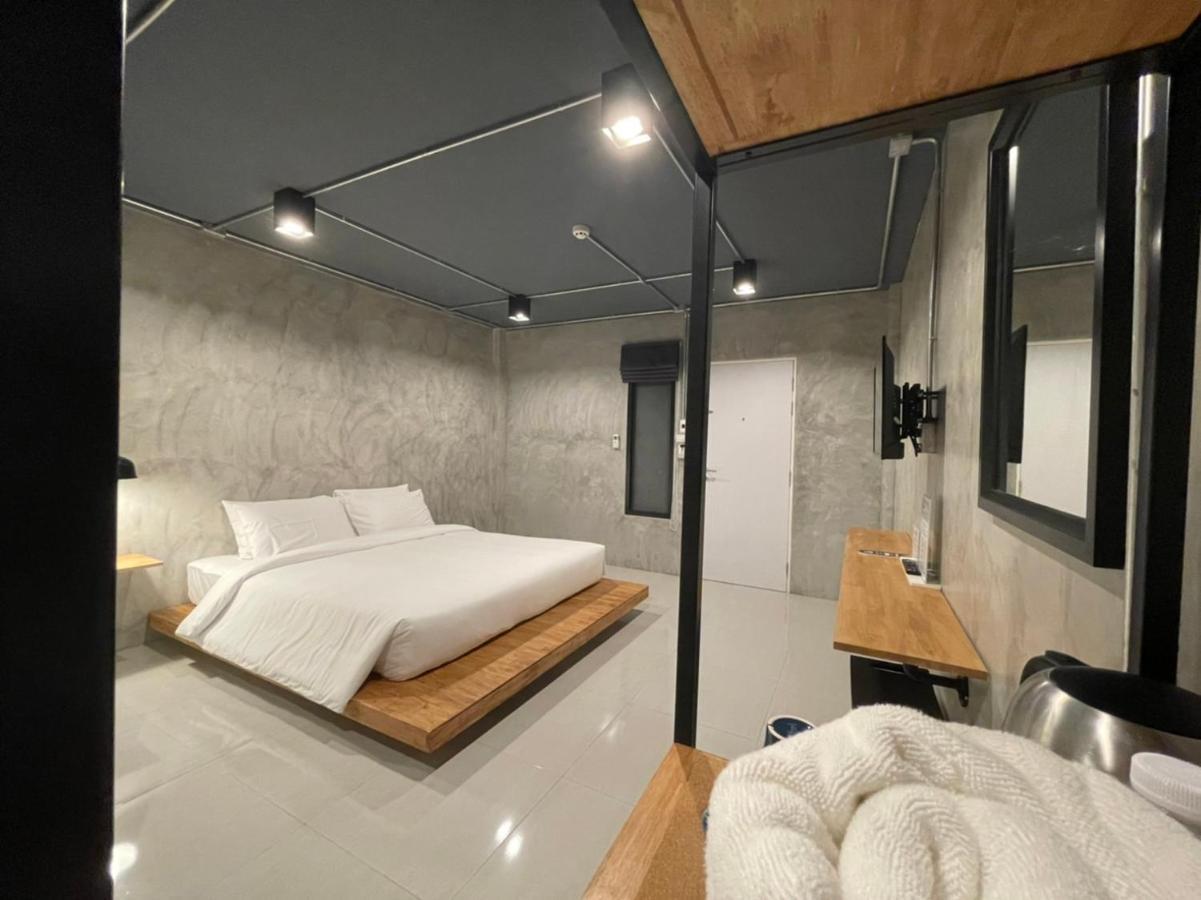 Loft Space Hotel Ranong Extérieur photo
