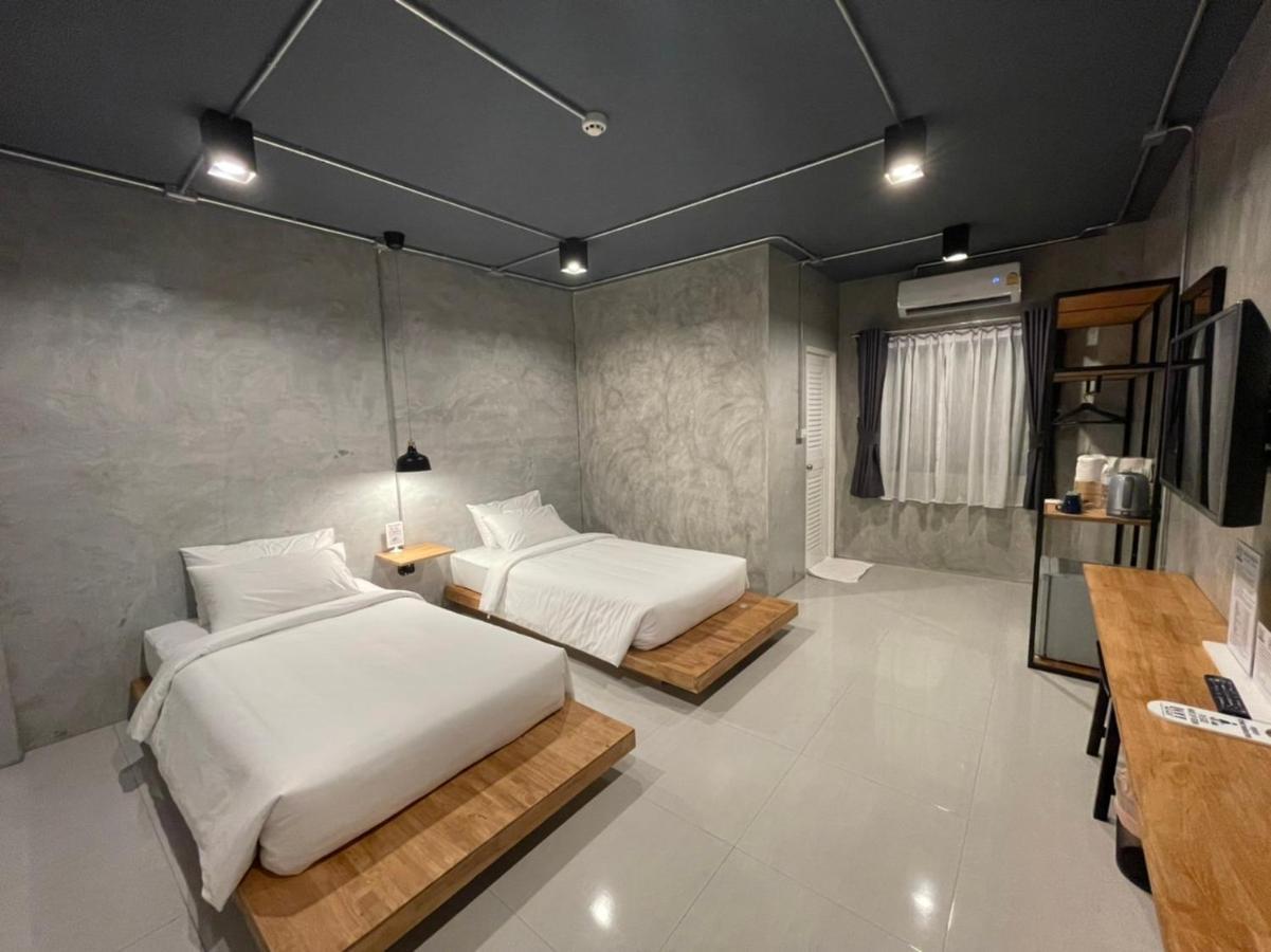 Loft Space Hotel Ranong Extérieur photo